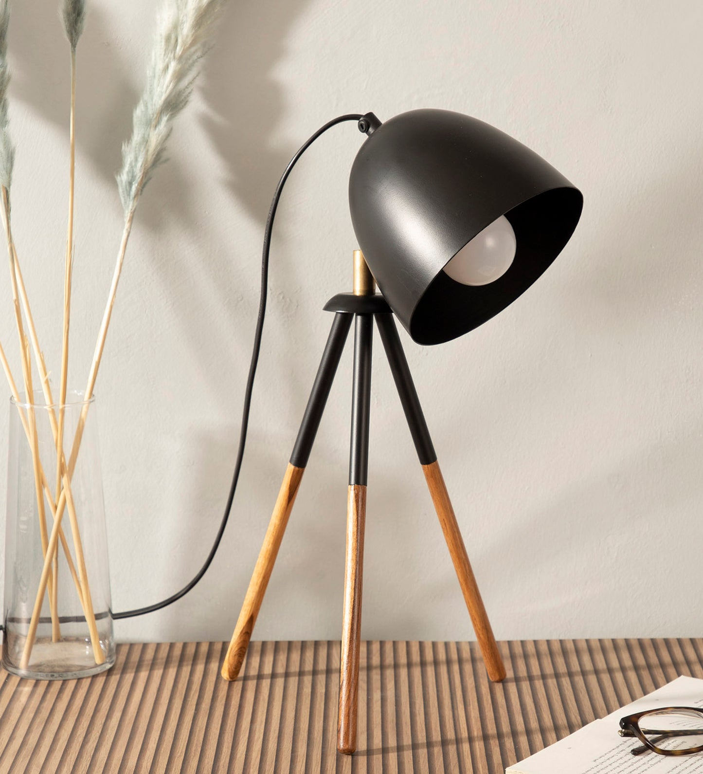 Teak Bud Desk Lamp Black